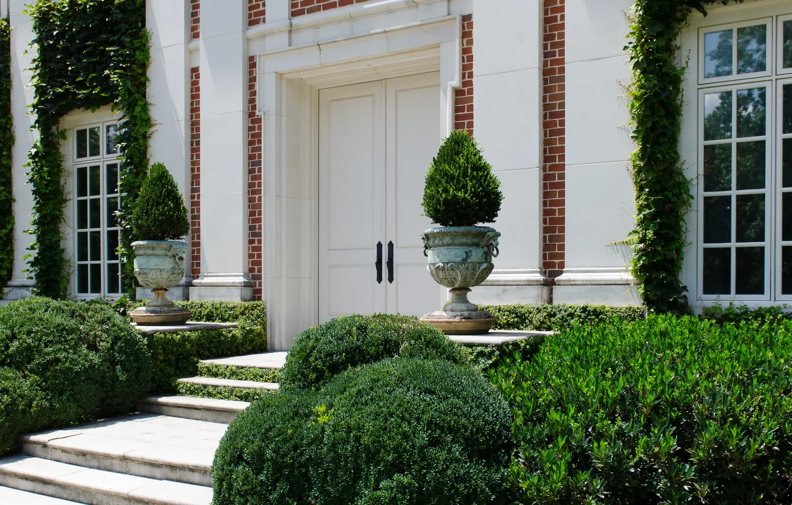 Tuxedo Court, the Isaiah Thomas Estate whole-home in Atlanta, GA, photograph 2