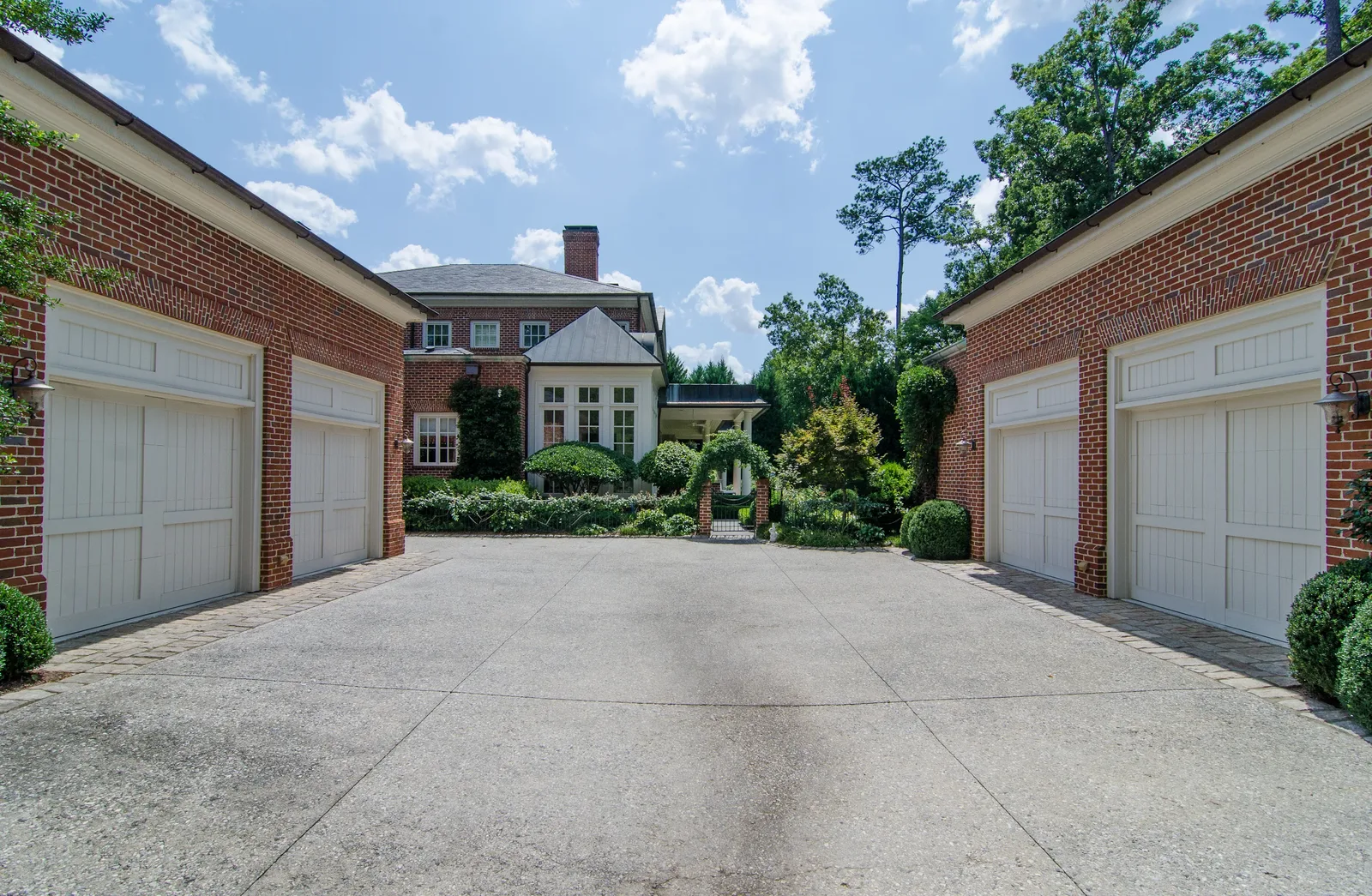 Tuxedo Court, the Isaiah Thomas Estate whole-home in Atlanta, GA, photograph 3