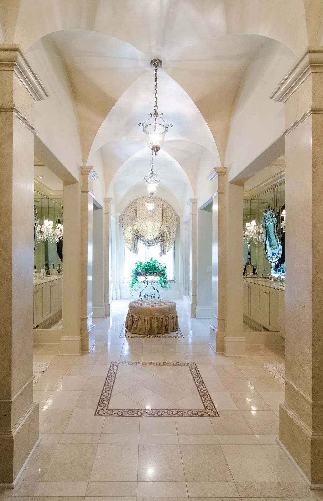 Tuxedo Court, the Isaiah Thomas Estate whole-home in Atlanta, GA, photograph 8