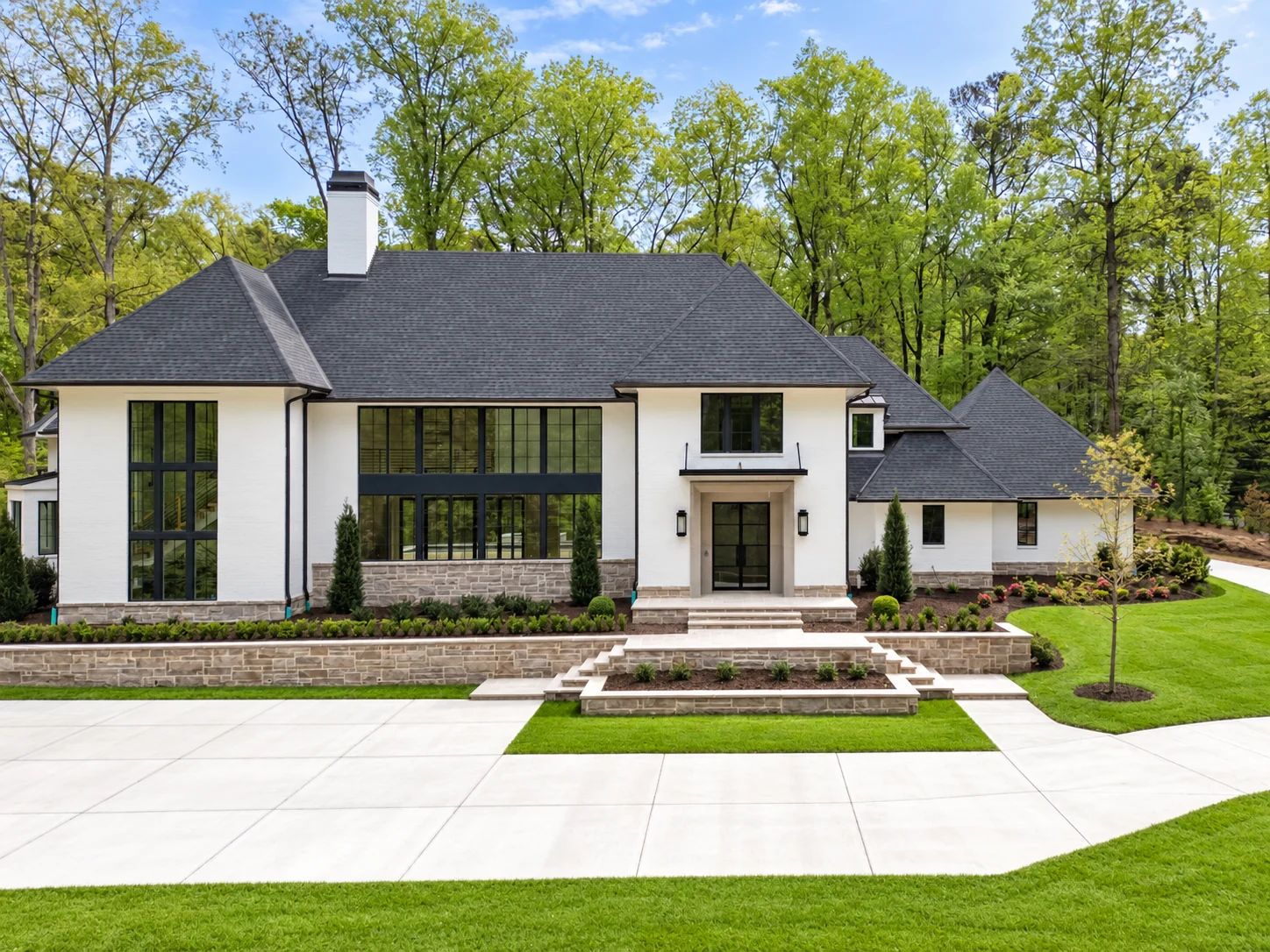 Davis Drive Estate, whole-home in Sandy Springs, GA