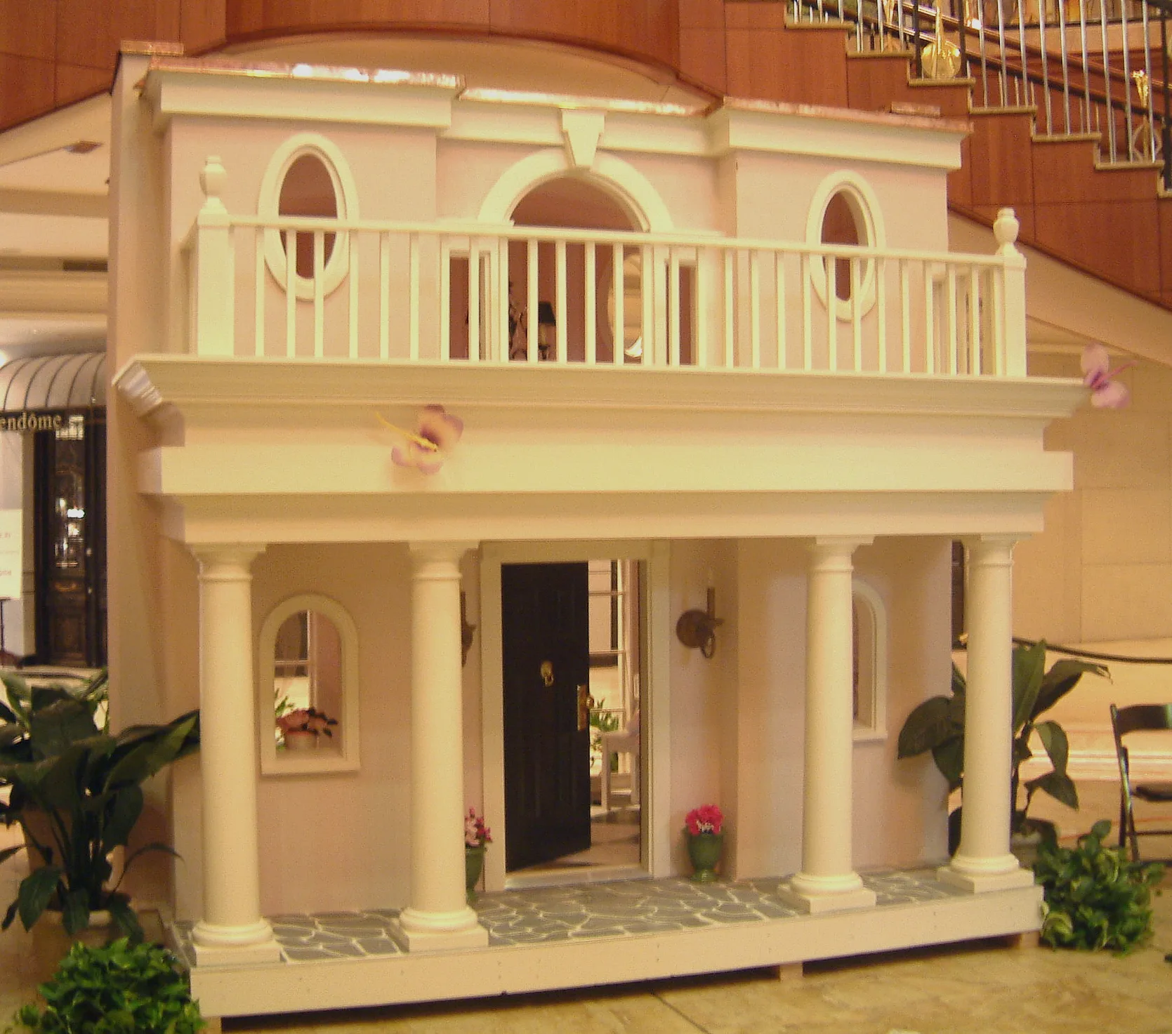 Philips Plaza Charity House interior